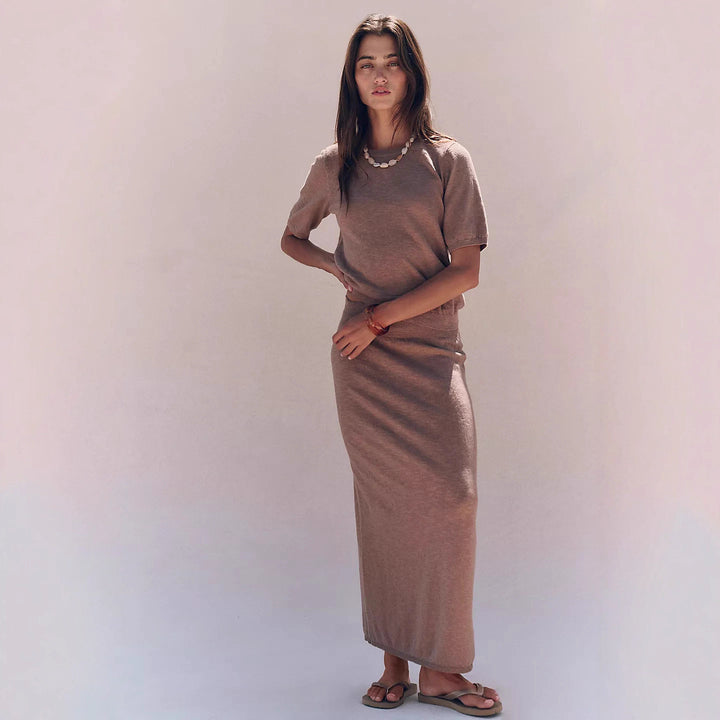 Kvinnor elegant midi klänning set med höghalsad topp och elastisk midja Mirla-Eva Jonsson