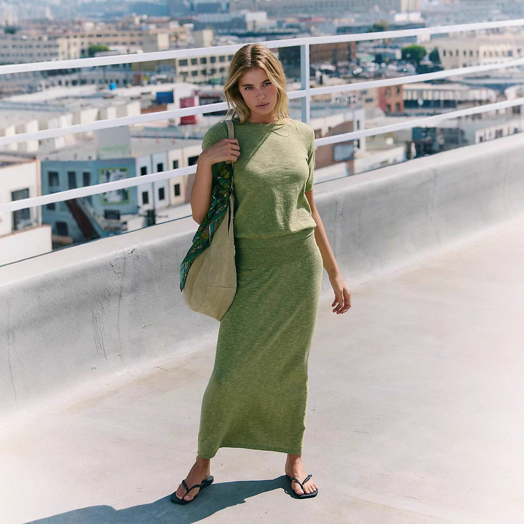 Kvinnor elegant midi klänning set med höghalsad topp och elastisk midja Mirla-Eva Jonsson