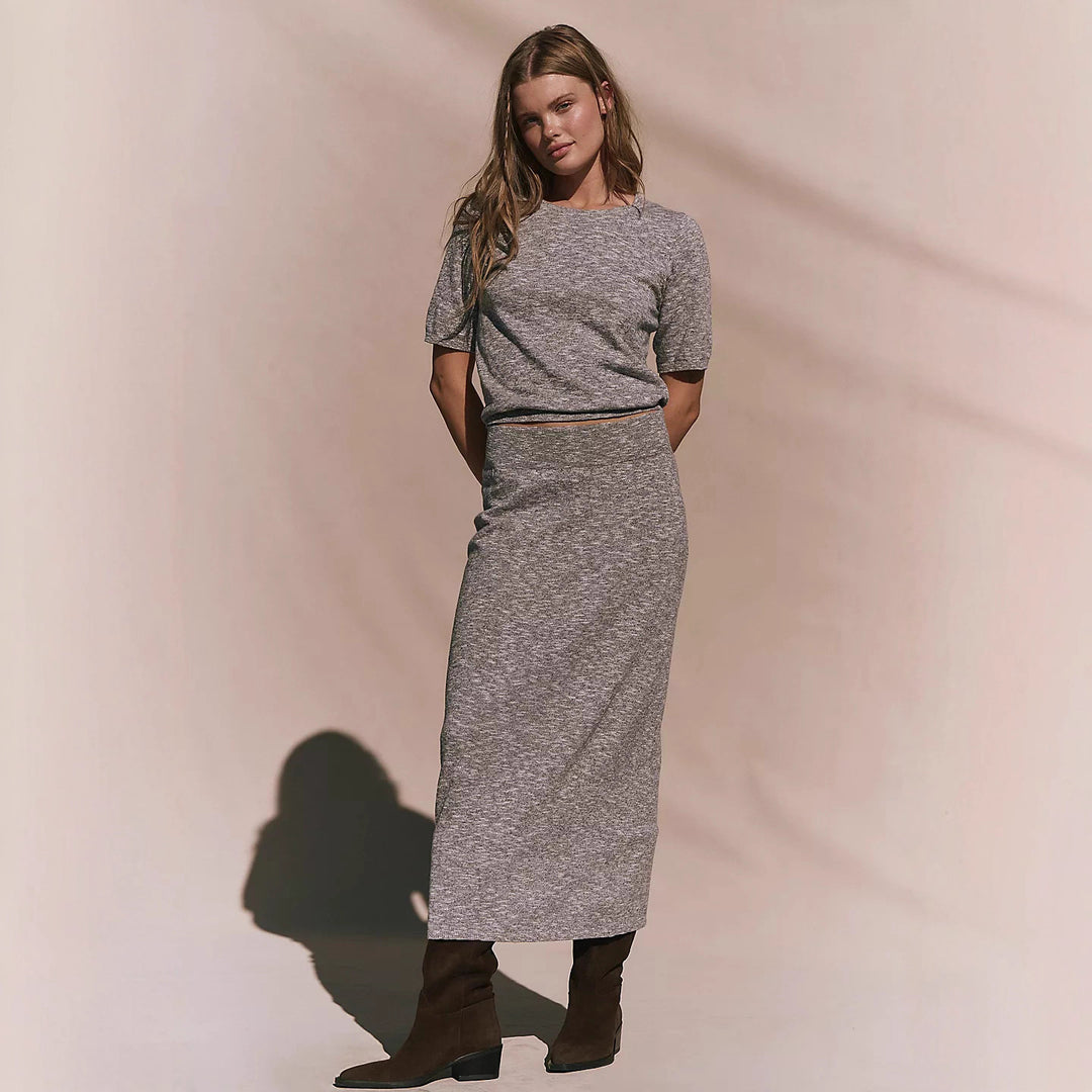 Kvinnor elegant midi klänning set med höghalsad topp och elastisk midja Mirla-Eva Jonsson