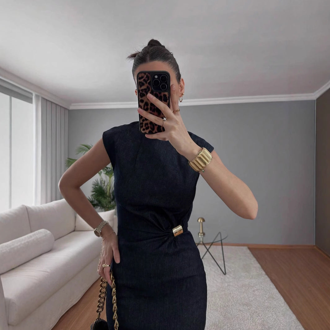 Kvinnor elegant midiklänning i denim med knapppdetail Mirla-Eva Jonsson