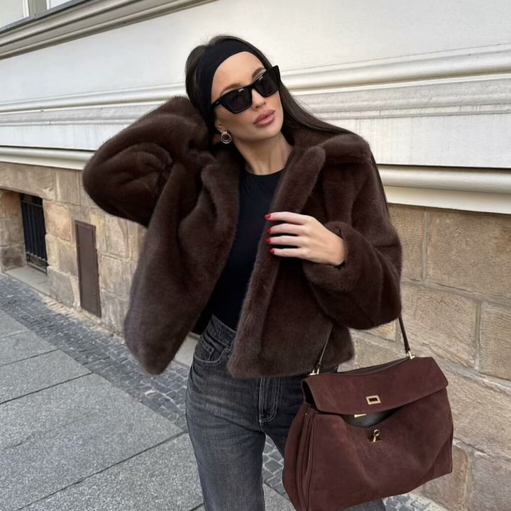 Kvinnor elegant och mjuk kort jacka med teddyfoder Eva Jonsson-Eva Jonsson