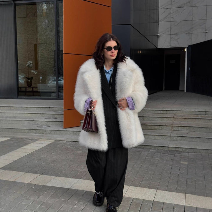 Kvinnor elegant oversized pälsrock Mirla-Eva Jonsson