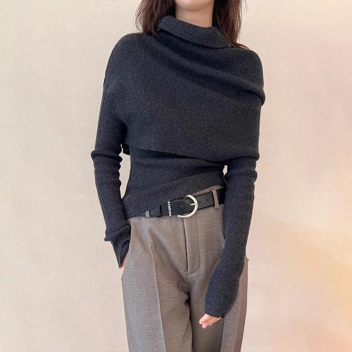 Kvinnor elegant polokrage tröja med asymmetrisk skärning Mirla-Eva Jonsson