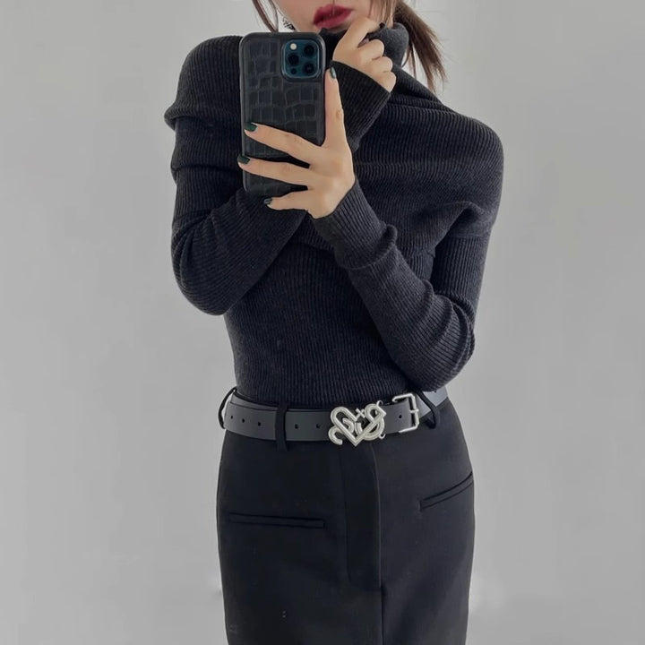 Kvinnor elegant polokrage tröja med asymmetrisk skärning Mirla-Eva Jonsson