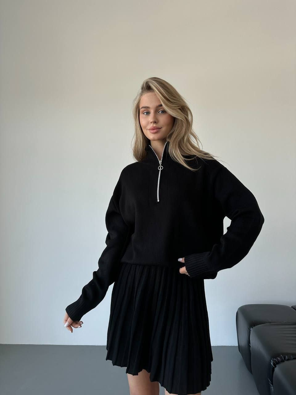 Kvinnor elegant pullover med halv dragkedja och fint material Mirla-Eva Jonsson