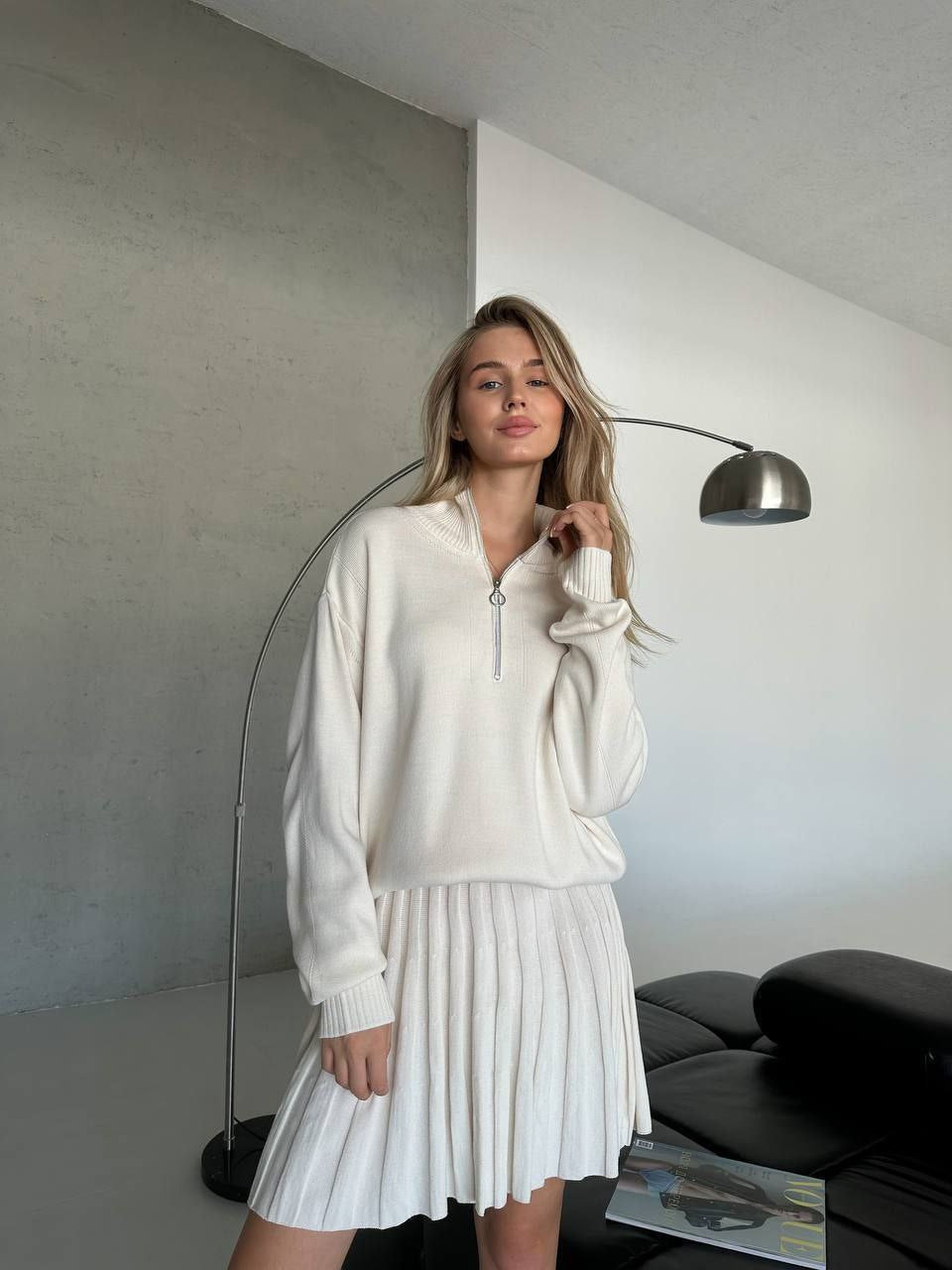 Kvinnor elegant pullover med halv dragkedja och fint material Mirla-Eva Jonsson
