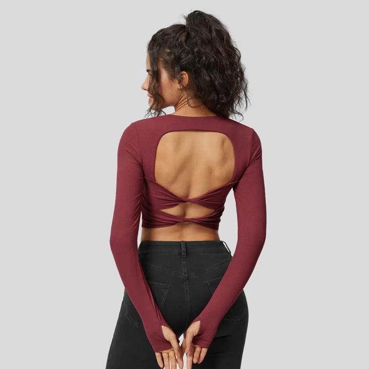 Kvinnor figursydd långärmad crop top med fyrkantig halsringning och fin ribbad material Mirla-Eva Jonsson