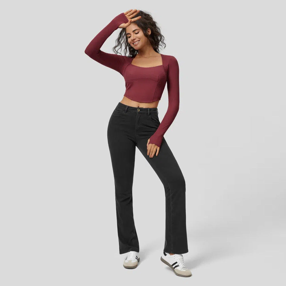 Kvinnor figursydd långärmad crop top med fyrkantig halsringning och fin ribbad material Mirla-Eva Jonsson