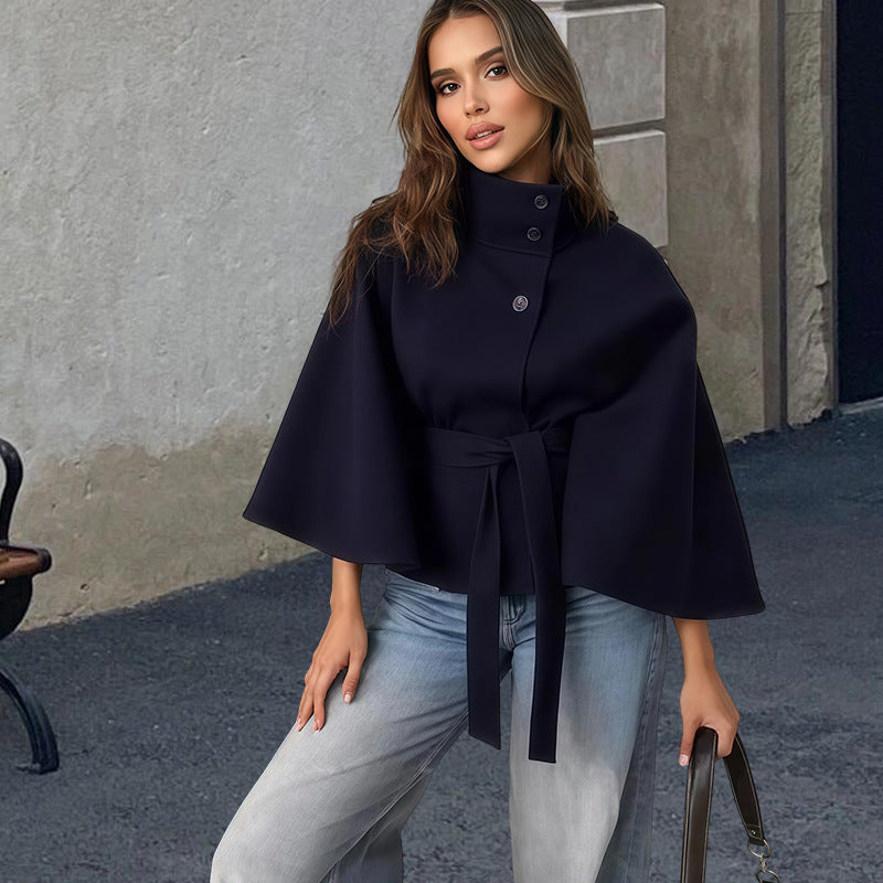 Kvinnor huvtröja med knytbälte och elegant ståkrage Mirla-Eva Jonsson