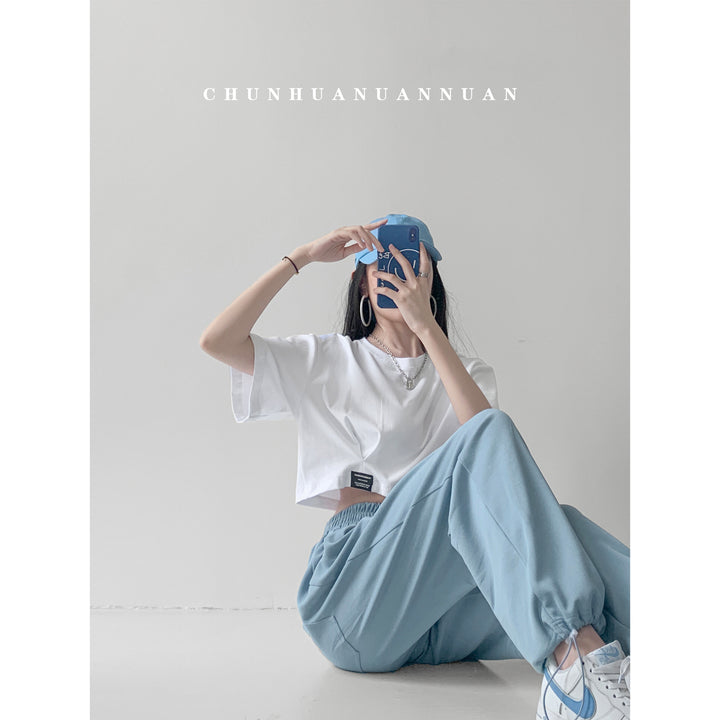 Kvinnor kort crop-top med avslappnad passform och elastisk nederkant Mirla-Eva Jonsson