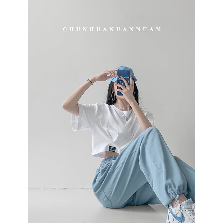 Kvinnor kort crop-top med avslappnad passform och elastisk nederkant Mirla-Eva Jonsson