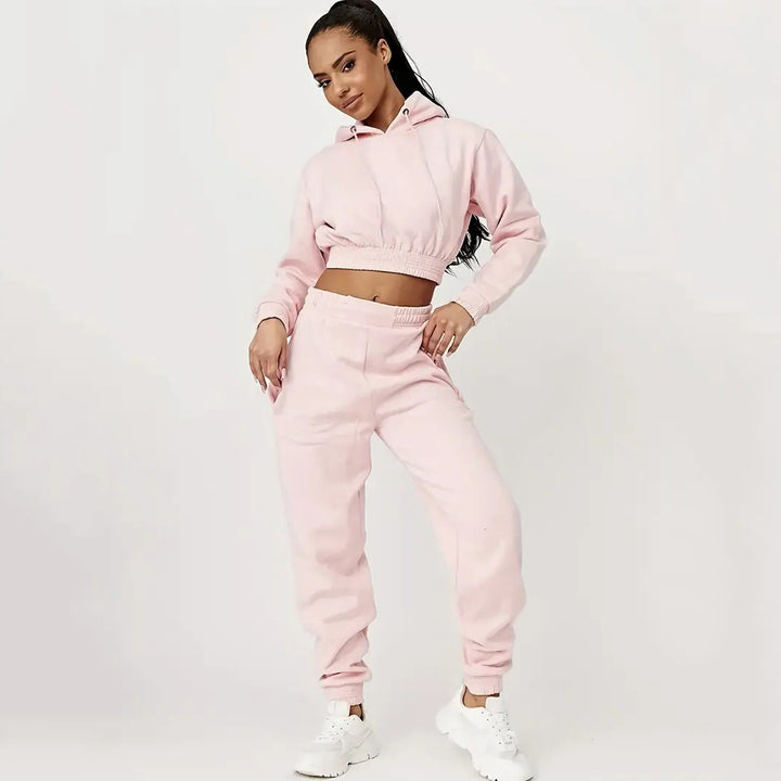 Kvinnor kort hoodie och avslappnad joggingbyxor set Mirla-Eva Jonsson