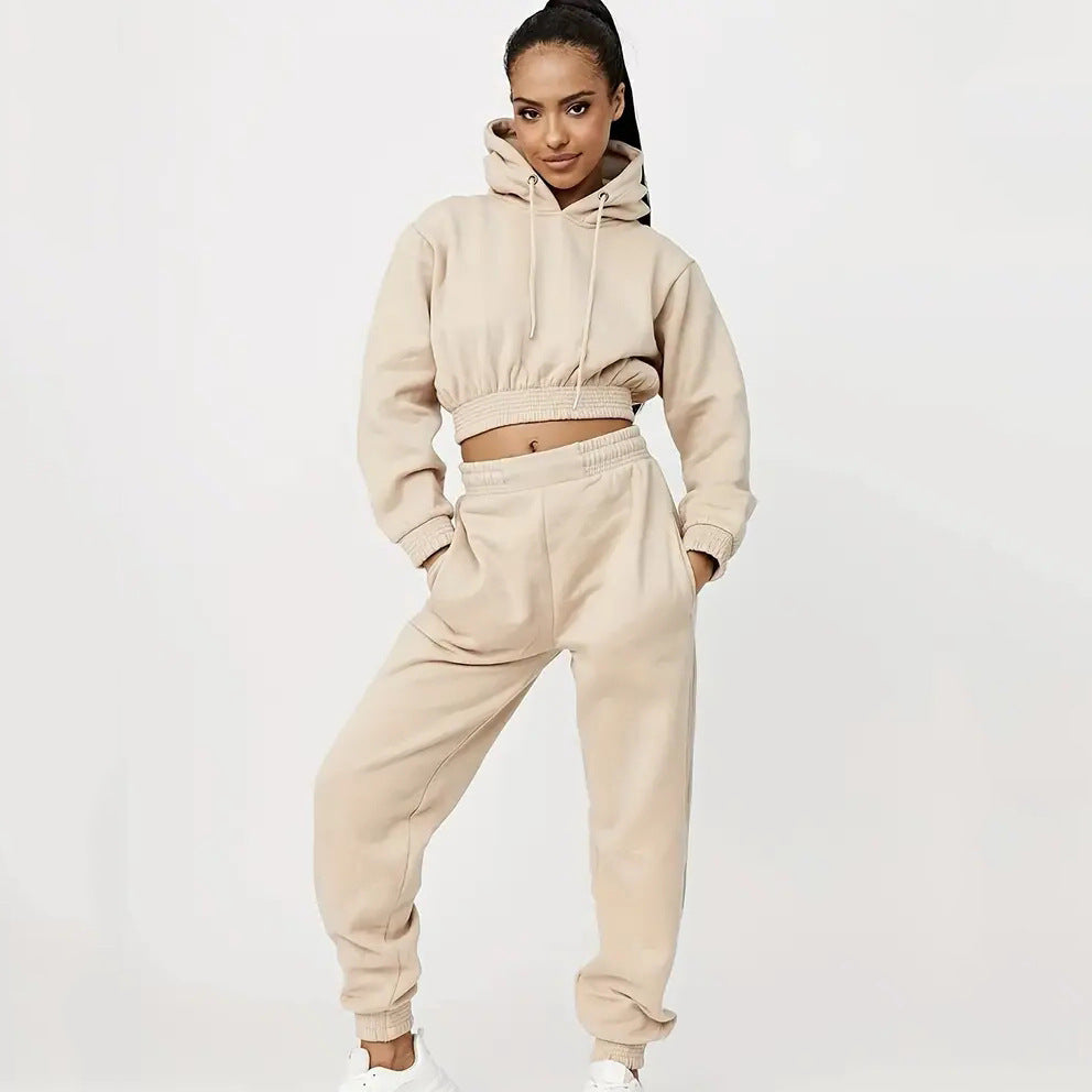 Kvinnor kort hoodie och avslappnad joggingbyxor set Mirla-Eva Jonsson