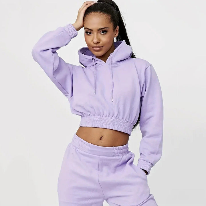 Kvinnor kort hoodie och avslappnad joggingbyxor set Mirla-Eva Jonsson