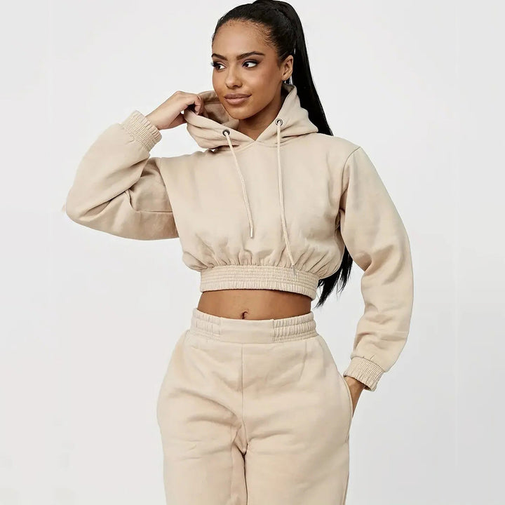 Kvinnor kort hoodie och avslappnad joggingbyxor set Mirla-Eva Jonsson