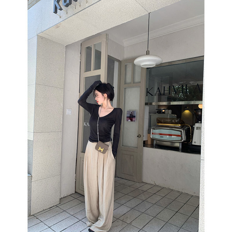 Kvinnor långärmad skjorta med V-ringning och figurnära passform Mirla-Eva Jonsson