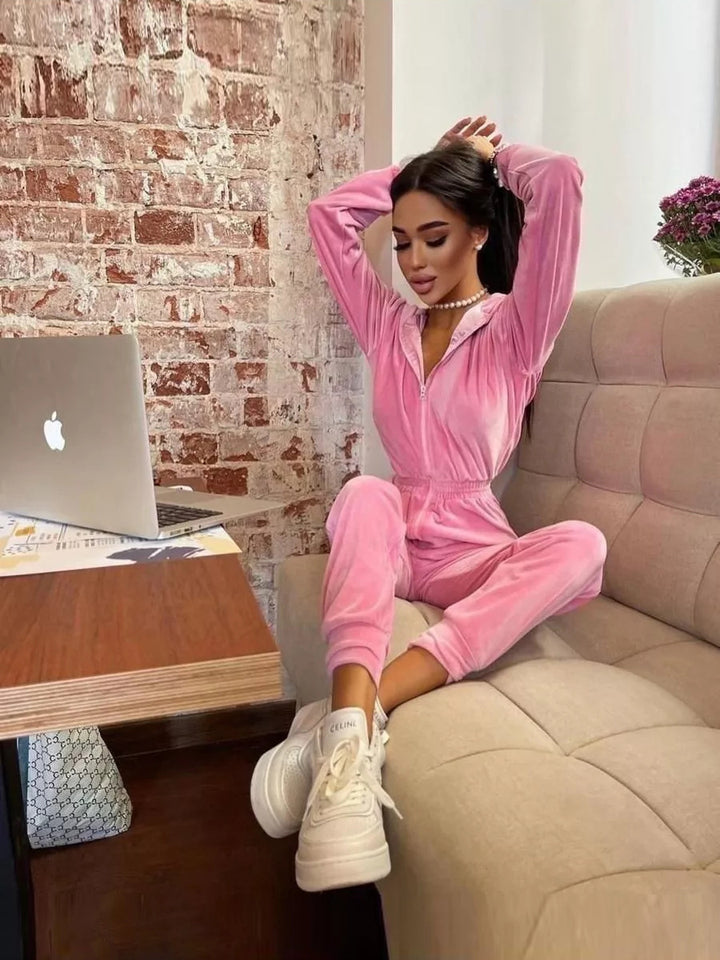 Kvinnor mjukt fleece jumpsuit med hög krage och smal passform Mirla-Eva Jonsson