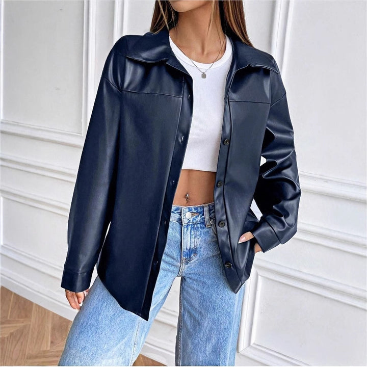 Kvinnor mode konstläderjacka i snygg oversized stil Mirla-Eva Jonsson
