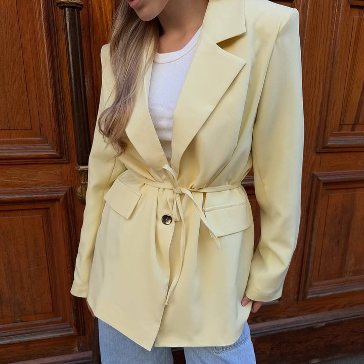 Kvinnor modern blazer med bälte Mirla-Eva Jonsson