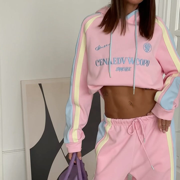 Kvinnor modig Cropped Hoodie med färgglada ränder Mirla-Eva Jonsson