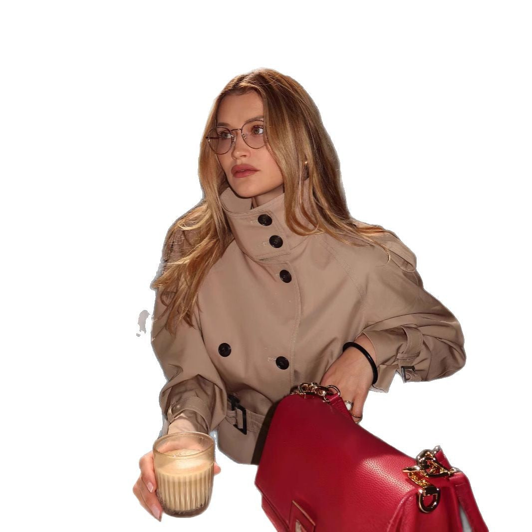 Kvinnor modisk trenchcoat med innovativ design och praktiska detaljer Eva Jonsson-Eva Jonsson