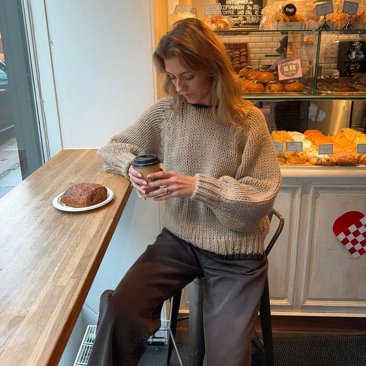 Kvinnor mysig stickad tröja Mirla-Eva Jonsson
