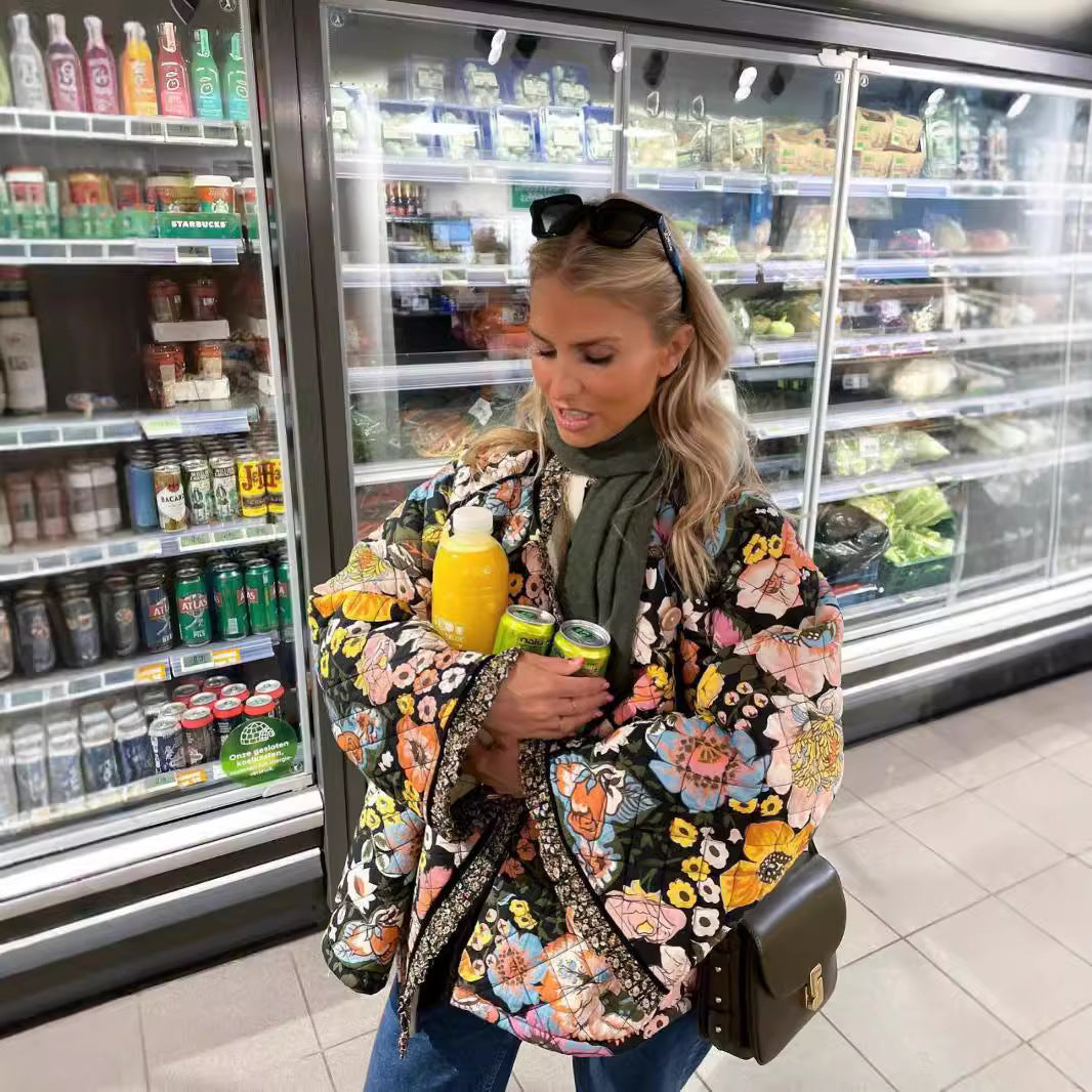 Kvinnor quiltat blommönster jacka Mirla-Eva Jonsson