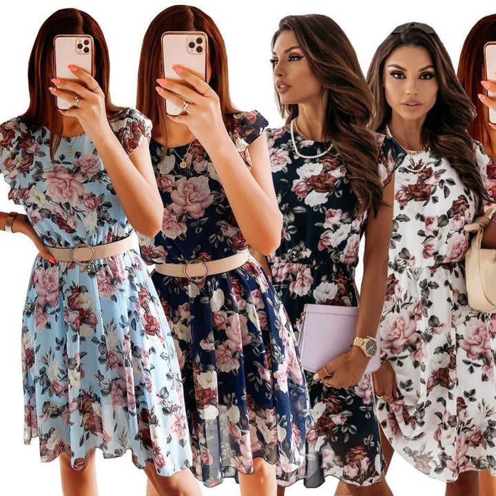 Kvinnor sommarklänning med blommönster, volangdetaljer och midjebälte Mirla-Eva Jonsson