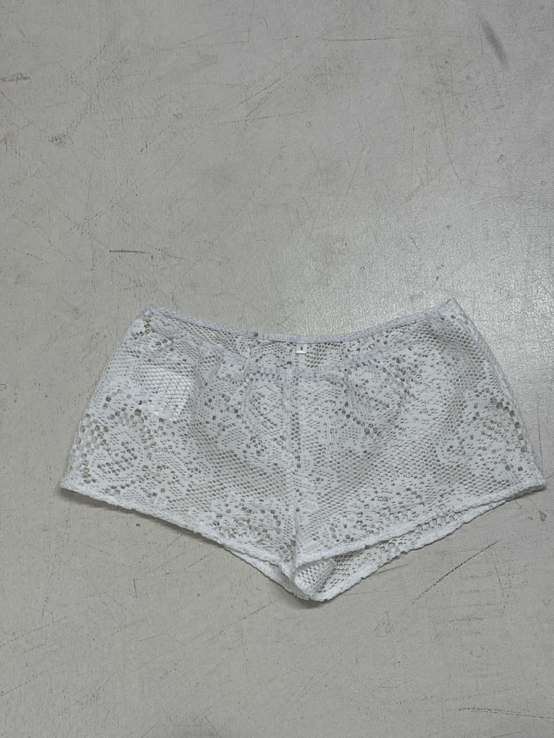 Kvinnor spetsblus med elegant krage och knapppdetail Mirla-Eva Jonsson