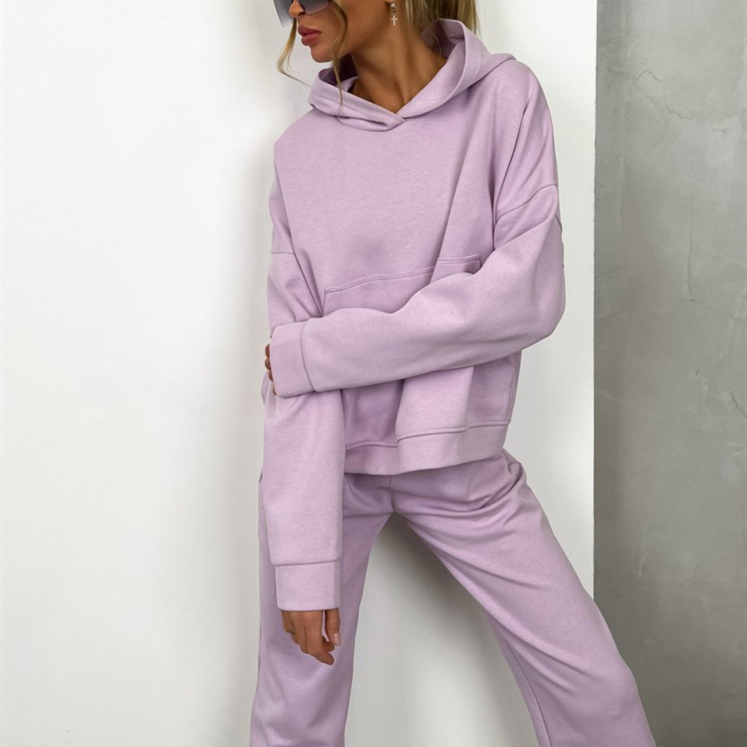 Kvinnor sportig hoodie-set gjort av mjukt bomullsmaterial Mirla-Eva Jonsson