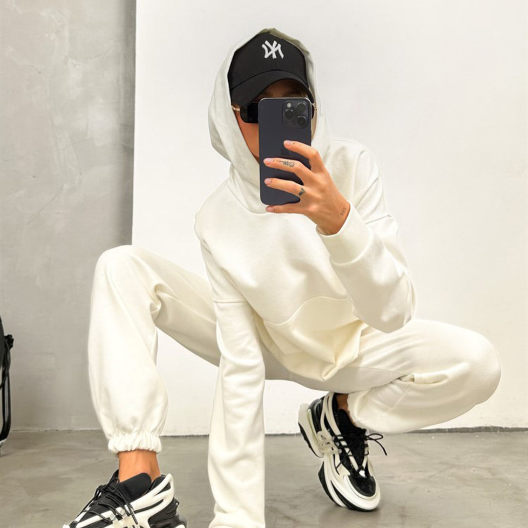 Kvinnor sportig hoodie-set gjort av mjukt bomullsmaterial Mirla-Eva Jonsson