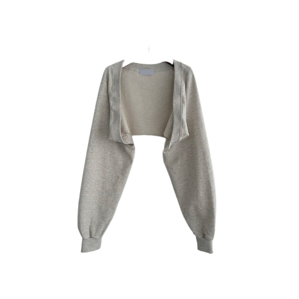 Kvinnor sportig loungewear set med crop top och vida cargo byxor Mirla-Eva Jonsson