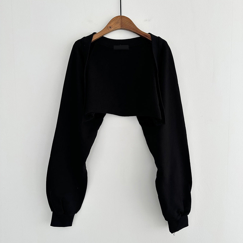 Kvinnor sportig loungewear set med crop top och vida cargo byxor Mirla-Eva Jonsson