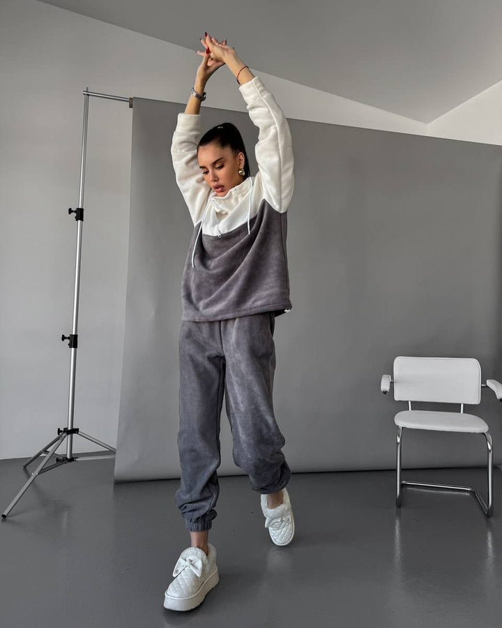 Kvinnor sportig sweatshirt och elastiska joggingsbyxor set Mirla-Eva Jonsson