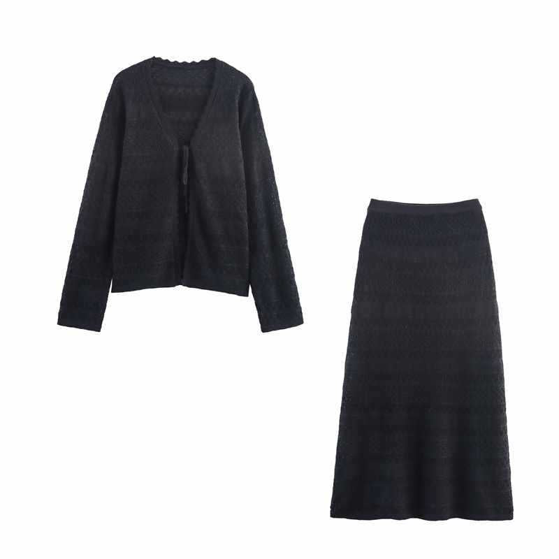 Kvinnor stickad ensemble med cardigan och lång kjol Mirla-Eva Jonsson