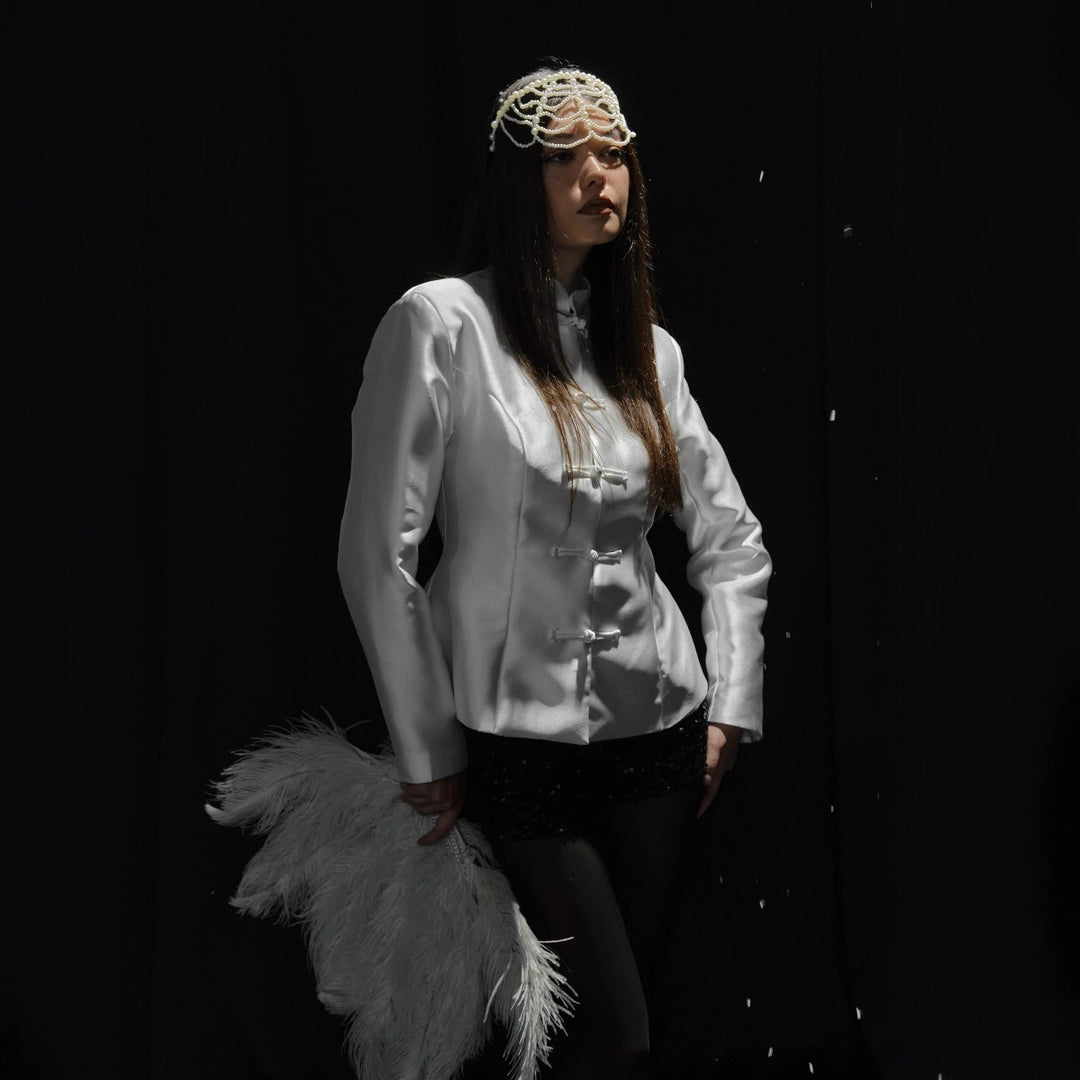 Kvinnor stilfull satinjacka med kinesiska knappar Mirla-Eva Jonsson
