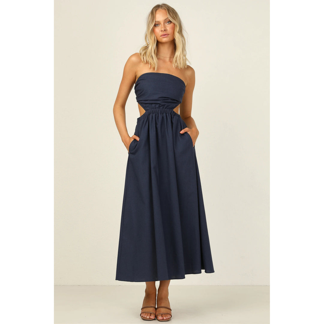 Kvinnor strapless maxi klänning med sidoklipp och praktisk fickdesign Mirla-Eva Jonsson