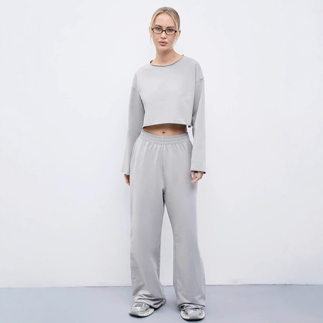 Kvinnors Bekväma Croppad Sweatshirt och Vida Joggingbyxor Set Mirla-Eva Jonsson