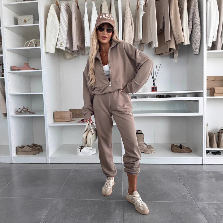 Kvinnors Bekväma Fleece Träningsdräkt med Hög Krage och Dragkedja Mirla-Eva Jonsson