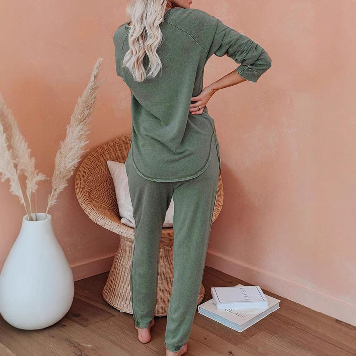 Kvinnors Bekväma Lounge Set med Stilig Oversized Tröja och Avkopplande Byxor Mirla-Eva Jonsson