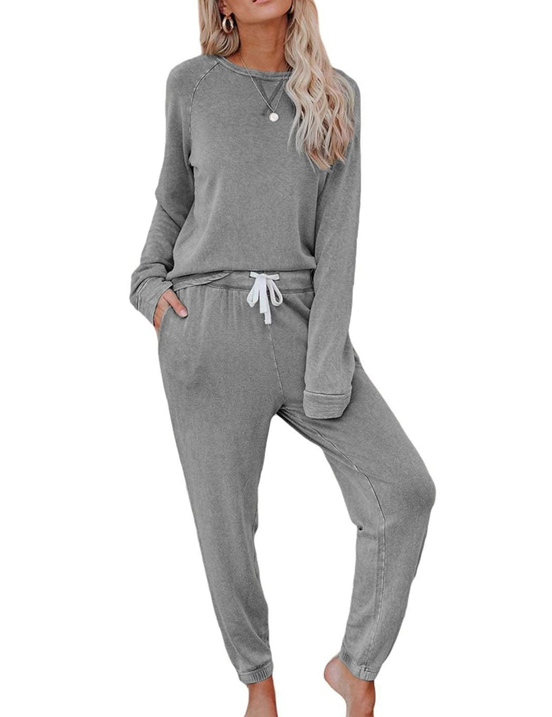 Kvinnors Bekväma Lounge Set med Stilig Oversized Tröja och Avkopplande Byxor Mirla-Eva Jonsson