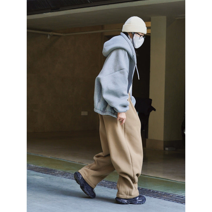 Kvinnors Bekväma Oversized Hoodie Jacka med Generösa Fickor och Dragsko Mirla-Eva Jonsson