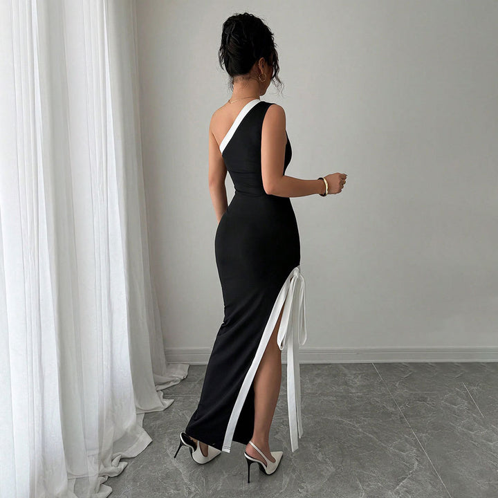 Kvinnors Bodycon Kvällsklänning med Asymmetrisk Rundning och Sidoklyvning Mirla-Eva Jonsson