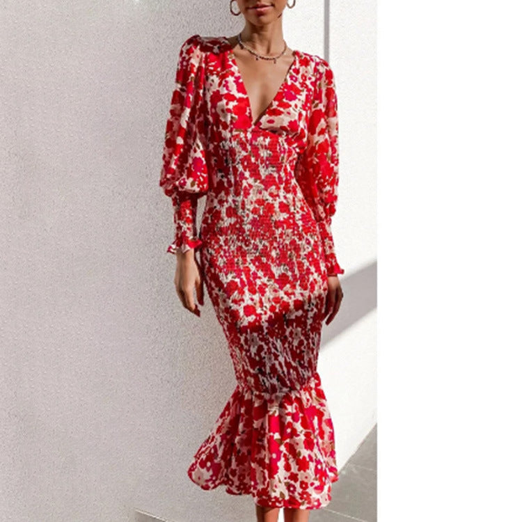 Kvinnors Bodycon klänning med volangkant och glamorös blommönster Mirla-Eva Jonsson