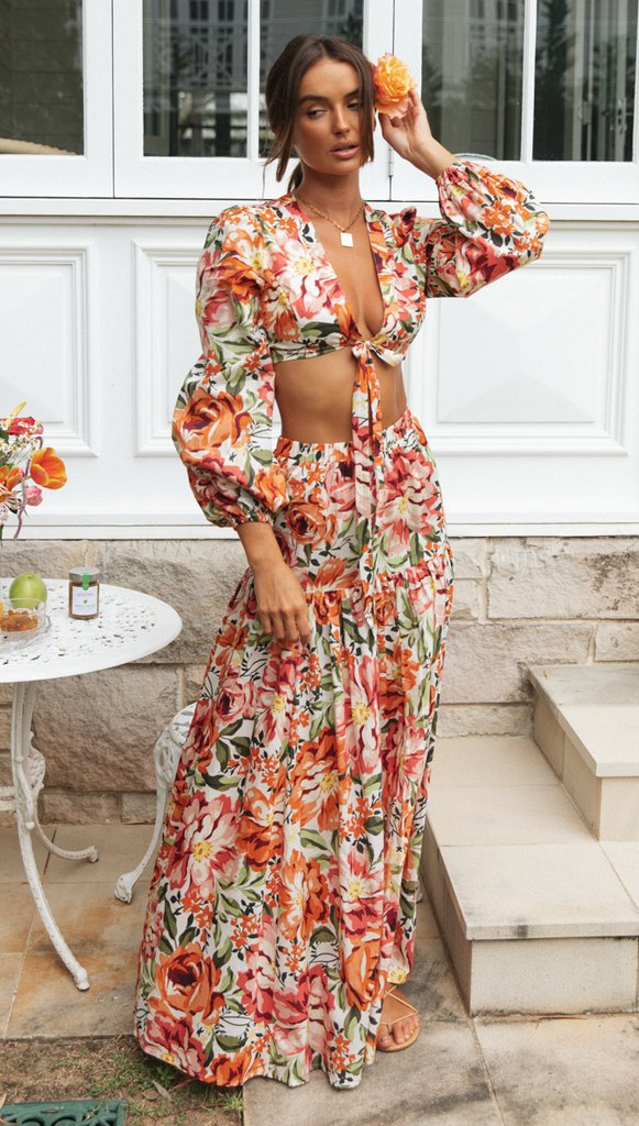 Kvinnors Boho-Chic Maxi Klänning med Rynkor och Puffärmar Mirla-Eva Jonsson