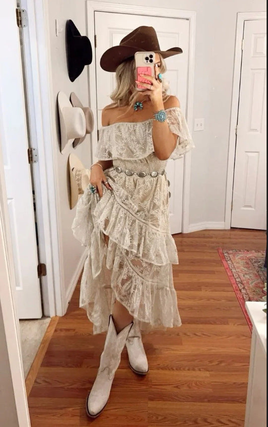 Kvinnors Boho Volangklänning med Off-the-Shoulder Design och Flödande Tyg-Eva Jonsson