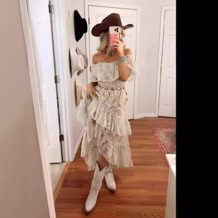 Kvinnors Boho Volangklänning med Off-the-Shoulder Design och Flödande Tyg-Eva Jonsson
