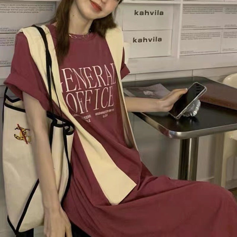 Kvinnors Casual T-Shirt Klänning med Kreativ Slogan Mirla-Eva Jonsson