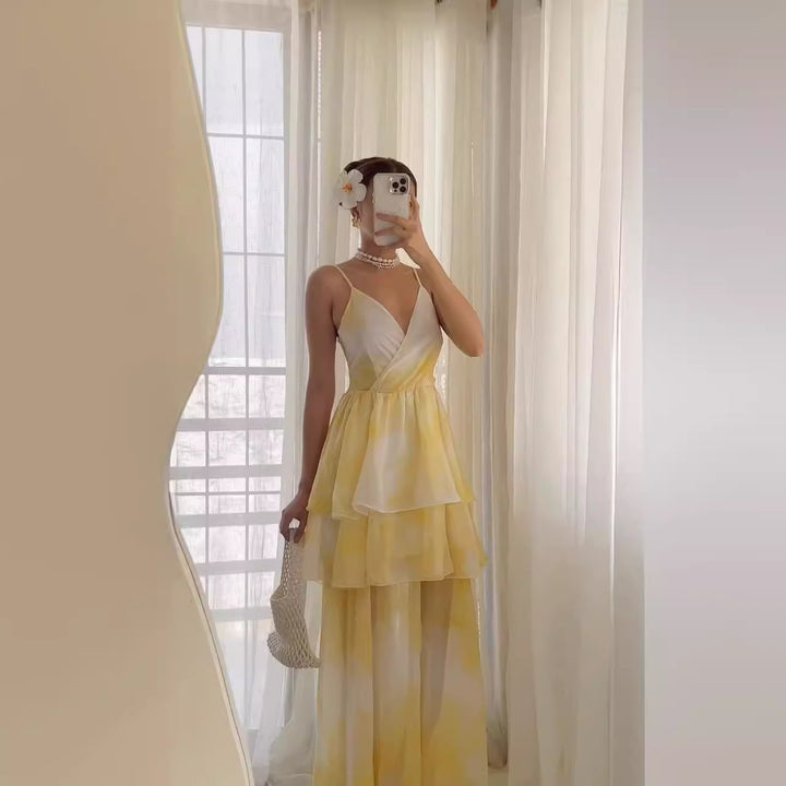 Kvinnors Chiffon Maxi Klänning med Lagerade Volanger och Djup V-Hals-Eva Jonsson