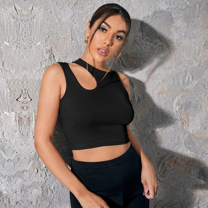 Kvinnors Crop Top med Asymmetrisk Skärning och Elegant Remdesign Mirla-Eva Jonsson